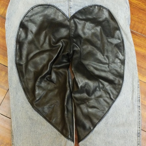 VINTAGE JEANS WTH A HEART SHAPE ON THE BACKSIDE - Picture 3 of 16